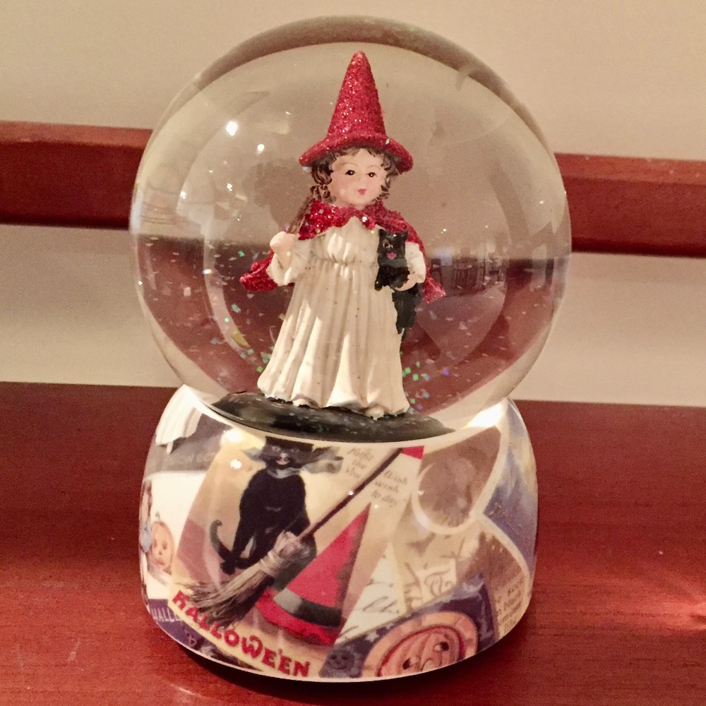 Halloween Musical Snowglobe w/ Witch & Her Cat